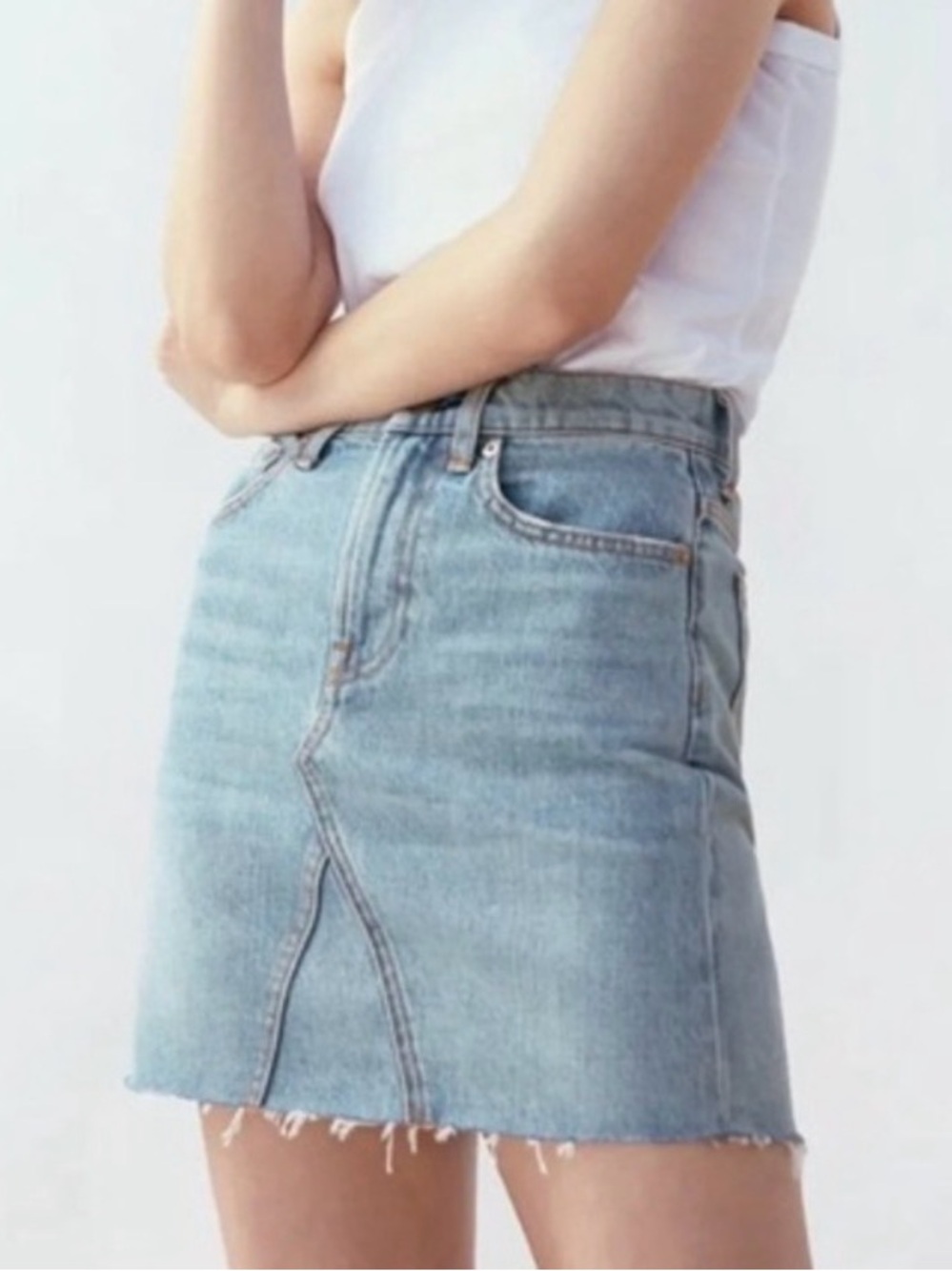 EVERLANE THE DENIM DECONSTRUCTED SKIRT, SIZE 30.